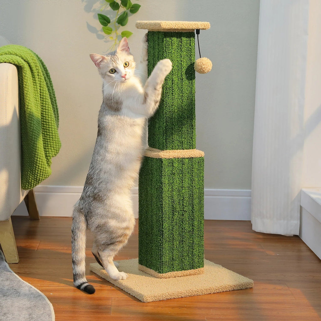 Griffoir poteau 81 cm vert cactus avec un chat qui s'étire dessus